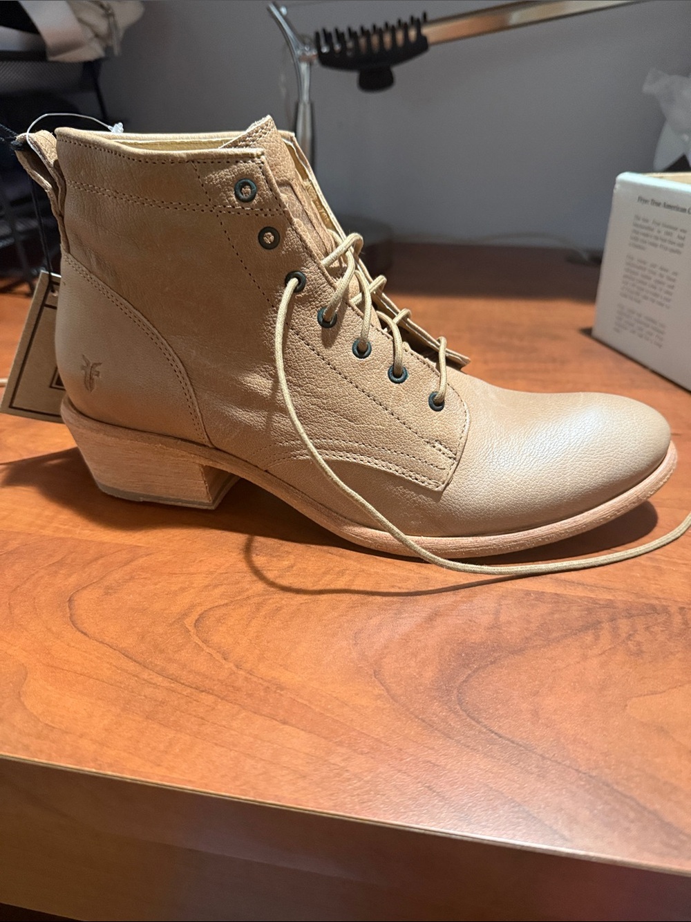 Frye Boots W-s 10 Authentic taupe - Picture 17 of 17
